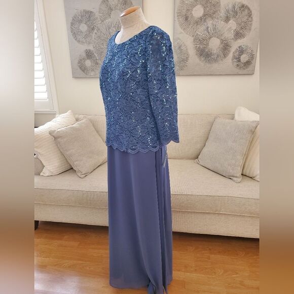 ALEX EVENINGS | 3/4 Sleeve Stretch Lace Bodice - Picture 7 of 14